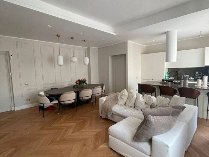 Appartamento trilocale in affitto in Via Clisio, Trieste Coppedè, Roma