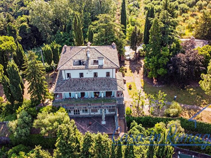 Casa con 13 locali in vendita in Via Garampa, Cesena