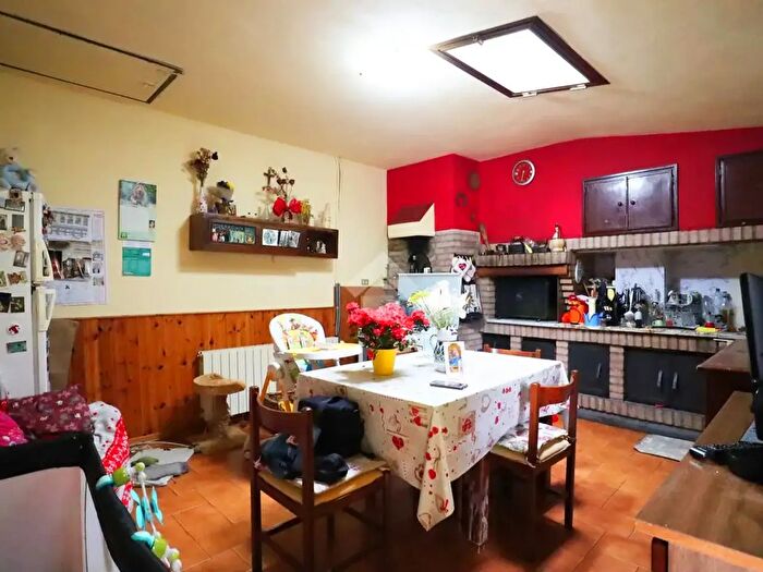 Appartamento con 6 locali in vendita in Appartamento Via Mongardi, Riolo Terme