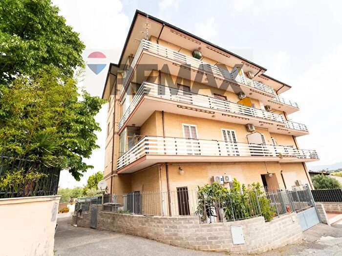 Appartamento bilocale in vendita in Via Sante Marie, Roma