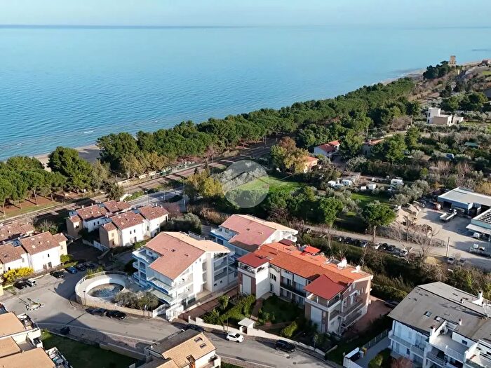 Appartamento bilocale in vendita in Via Arlini, Pineto