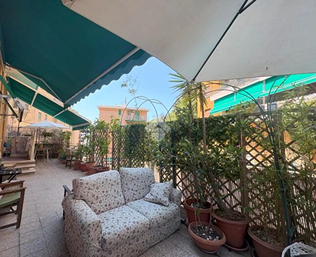 Appartamento trilocale in vendita in Via Pasquale Berghini, Genova