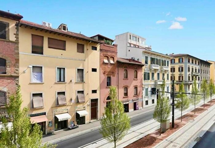 Appartamento con 5 locali in vendita in Firenze