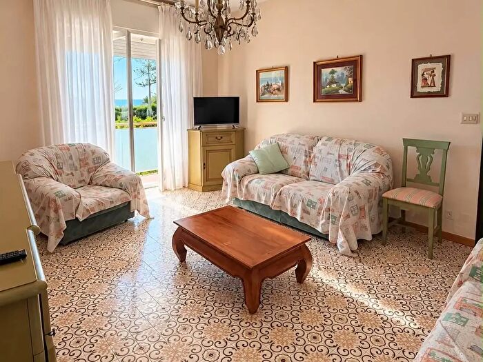 Appartamento con 5 locali in vendita in Bordighera