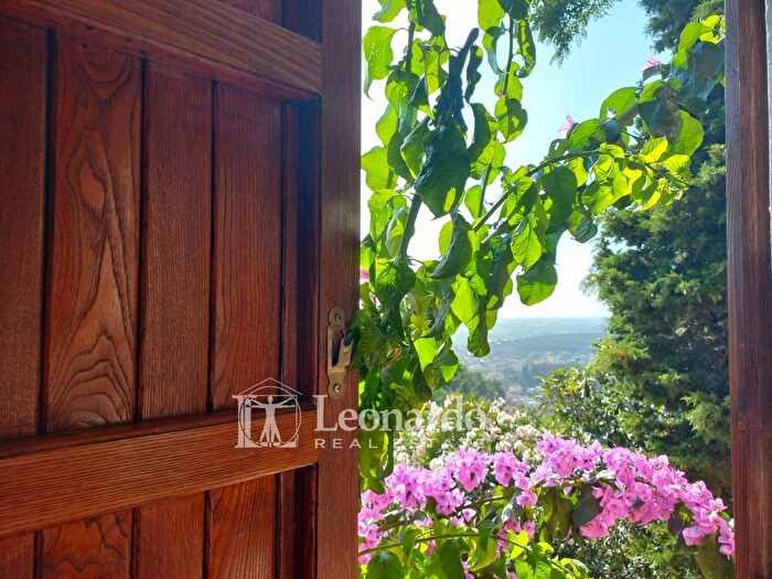 Casa con 5 locali in vendita in Martiri del Lavoro, Seravezza