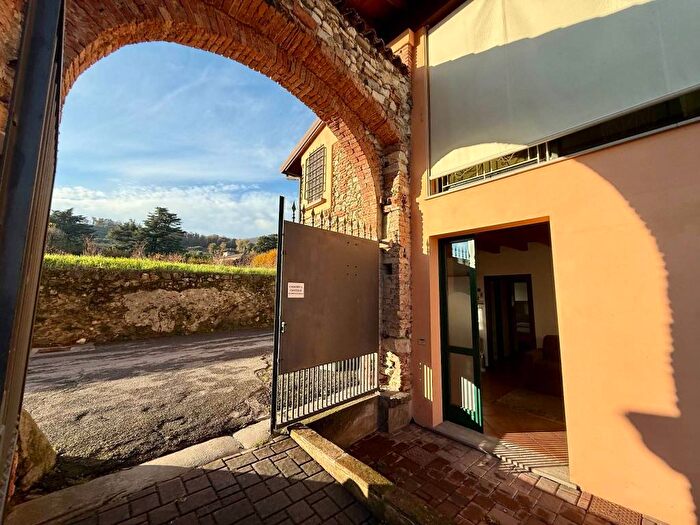 Appartamento bilocale in affitto in Via Santa Eufemia, Corte Franca