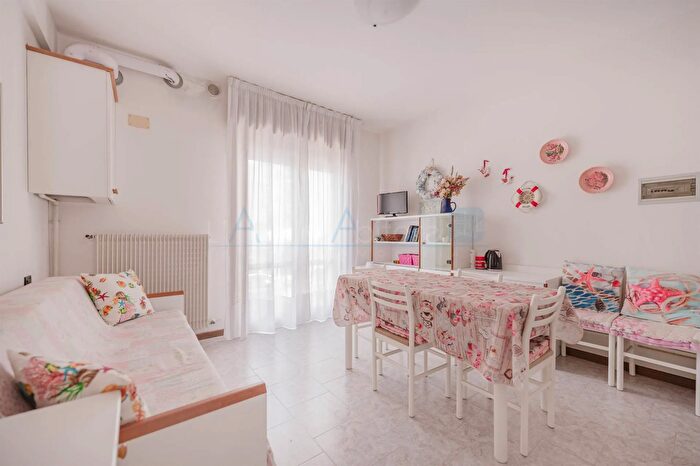 Appartamento trilocale in vendita in Bafile °Accesso al Mare Jesolo, Jesolo