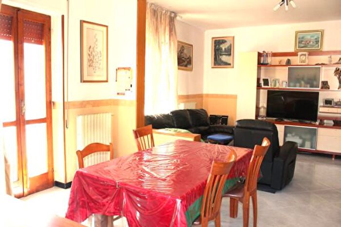 Appartamento con 5 locali in vendita in Santeramo In Colle