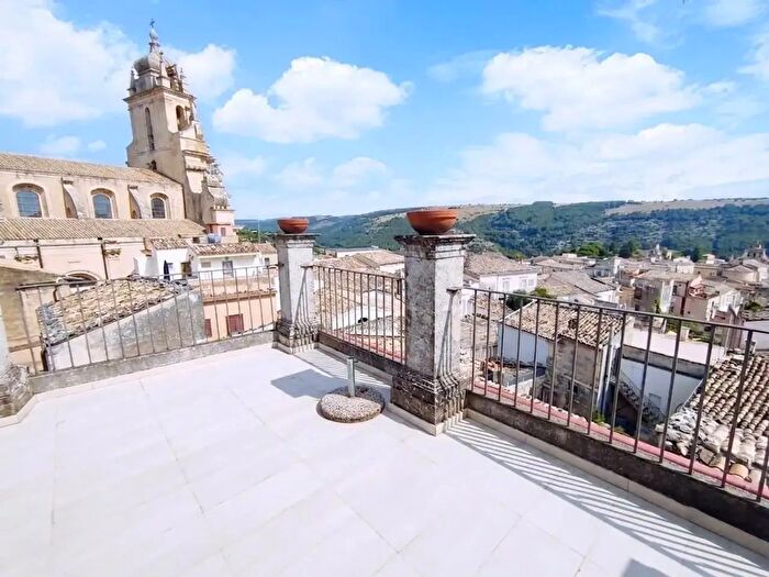 Casa quadrilocale in vendita in Ragusa