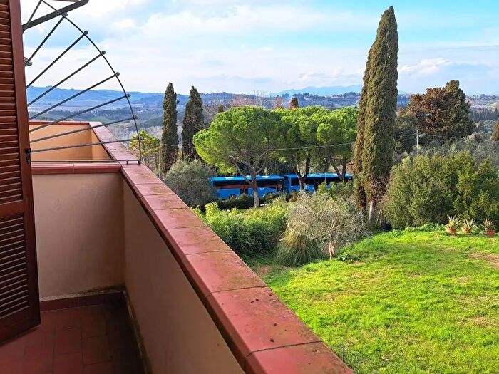 Casa con 6 locali in vendita in Peccioli