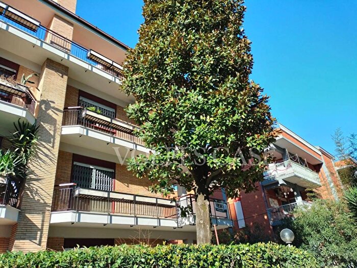 Appartamento quadrilocale in vendita in Via della Camilluccia, Roma