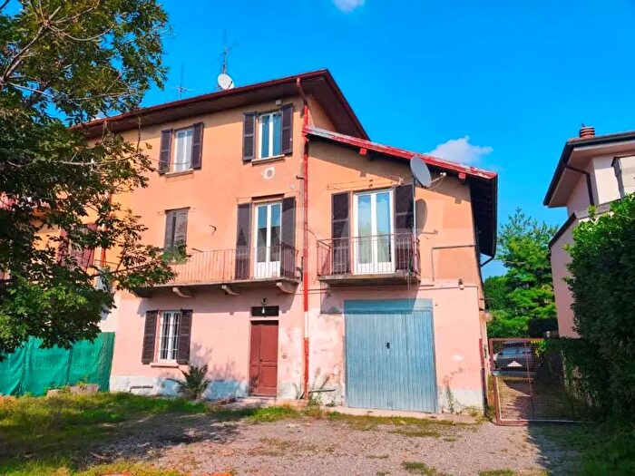 Casa con 8 locali in vendita in Via Ambrogio Zonda, Varese
