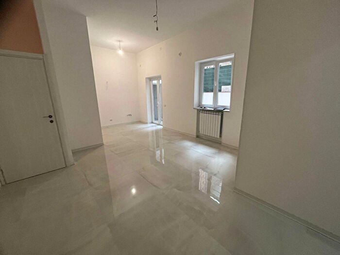 Appartamento trilocale in vendita in Via Icaro, Palermo