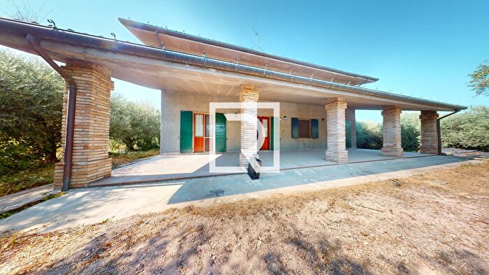 Casa con 6 locali in vendita in Via Montalbano, Santarcangelo Di Romagna