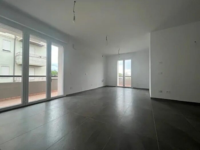 Appartamento con 5 locali in vendita in Via Fiori, Rimini