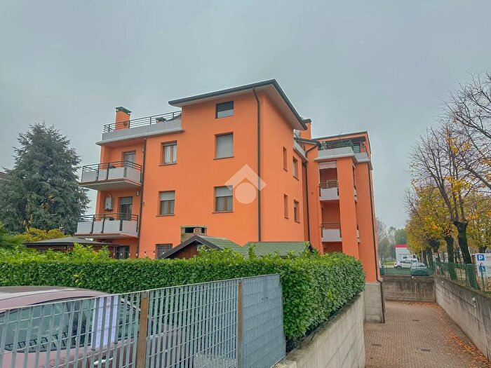 Appartamento trilocale in vendita in Via del Popolo, Parma