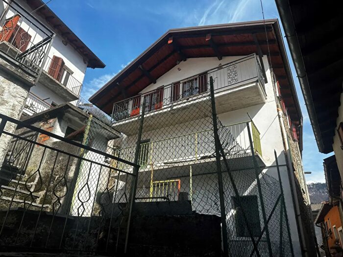 Appartamento trilocale in vendita in Via S Margherita, San Bartolomeo Val Cavargna