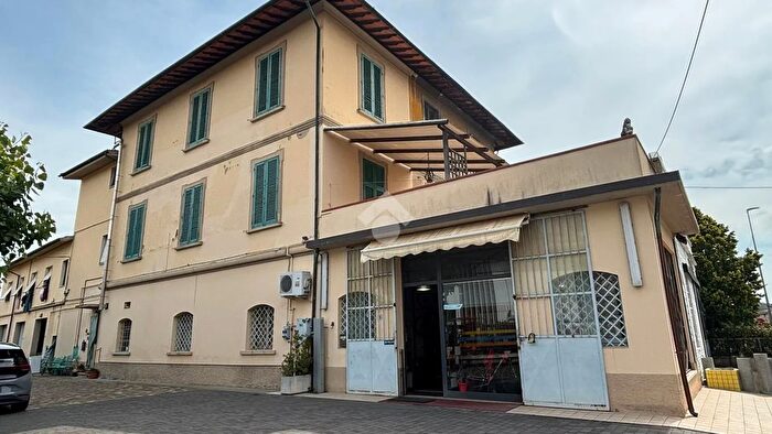 Appartamento con 6 locali in vendita in Via Antonio Gramsci, San Miniato