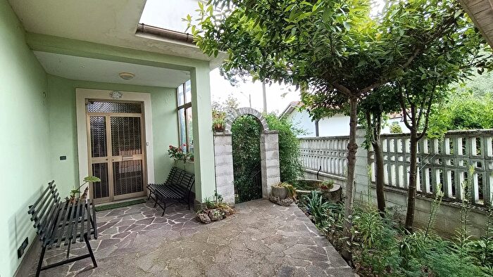 Appartamento con 11 locali in vendita in Cda Villa Andreoli Lanciano, Lanciano