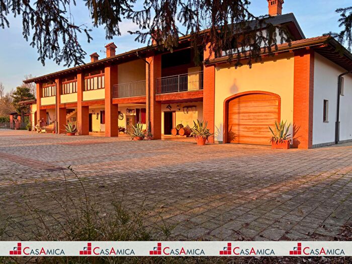 Casa con 15 locali in vendita in Cascina Borellina, Calcio