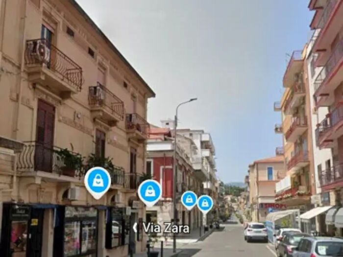 Appartamento con 5 locali in vendita in Via Zara, Soverato