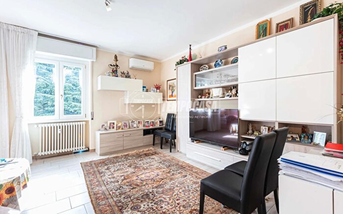 Appartamento trilocale in vendita in Oggiono