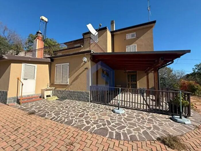 Casa con 6 locali in vendita in Gessopalena