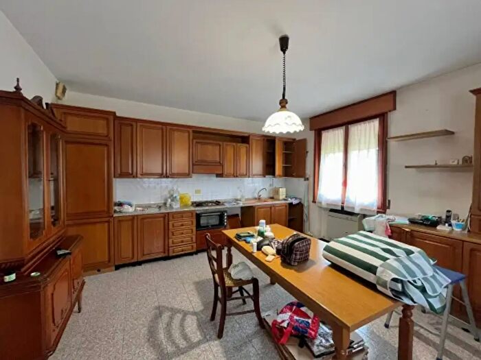 Casa con 6 locali in vendita in Moglia