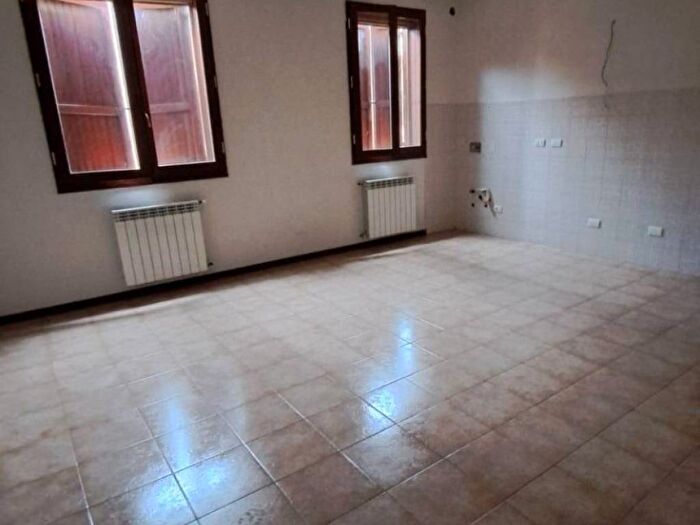 Appartamento trilocale in affitto in Via Piero Gobetti, Stuffione, Ravarino
