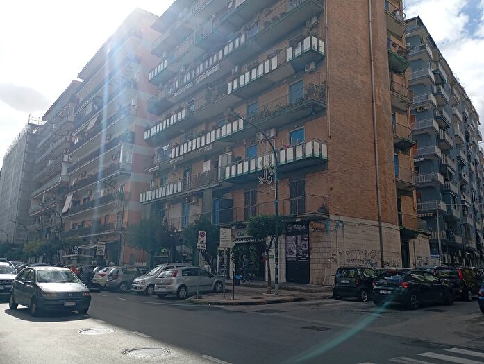 Appartamento trilocale in vendita in Via Giosuè Carducci, Casoria