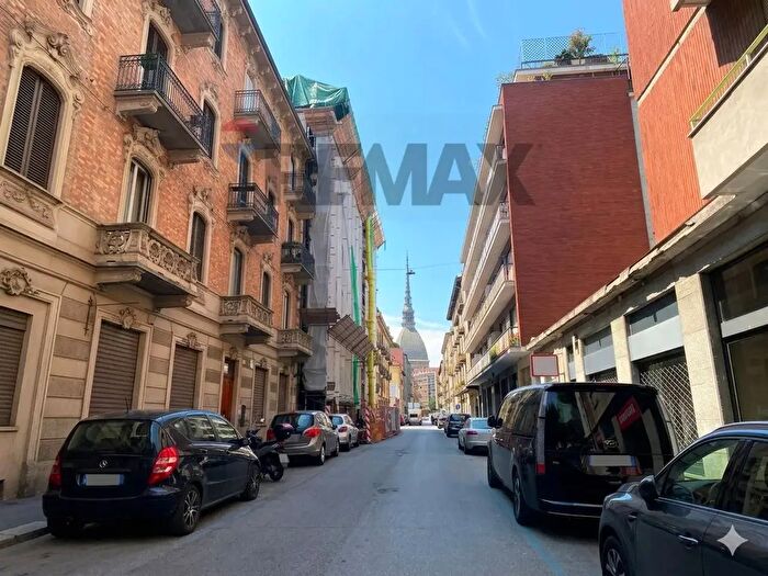 Appartamento trilocale in vendita in Torino