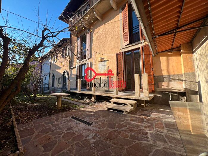 Appartamento bilocale in affitto in Centro, Viggiù