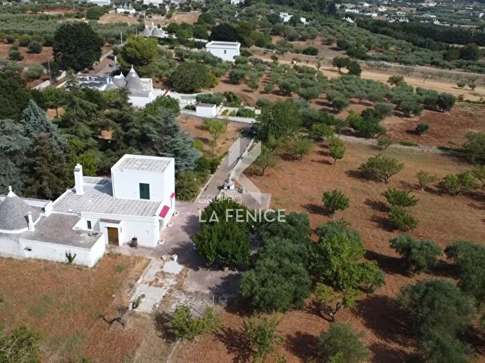 Casa con 9 locali in vendita in Contrada Bellezza, Martina Franca