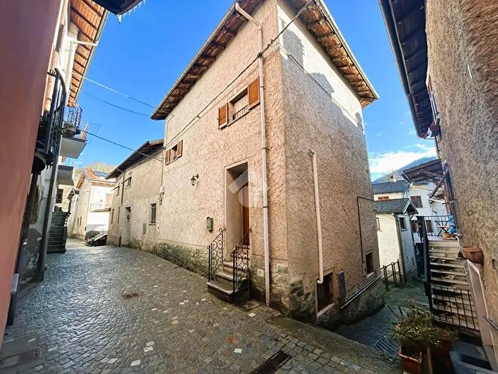Casa quadrilocale in vendita in Via Sasso Lemmi, Grondona