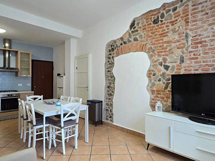 Appartamento bilocale in affitto in Via Mario Greppi, Centro, Angera