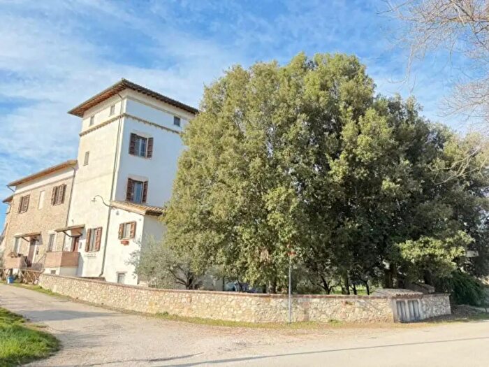 Casa trilocale in vendita in Via San Francesco, Spoleto