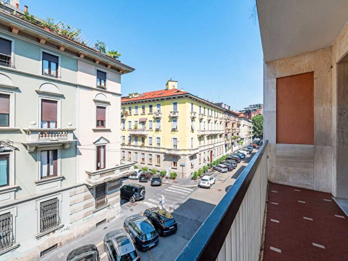 Appartamento trilocale in affitto in Frua, Milano