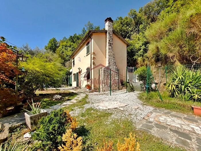 Casa quadrilocale in vendita in Via Fravizzola, Fosdinovo