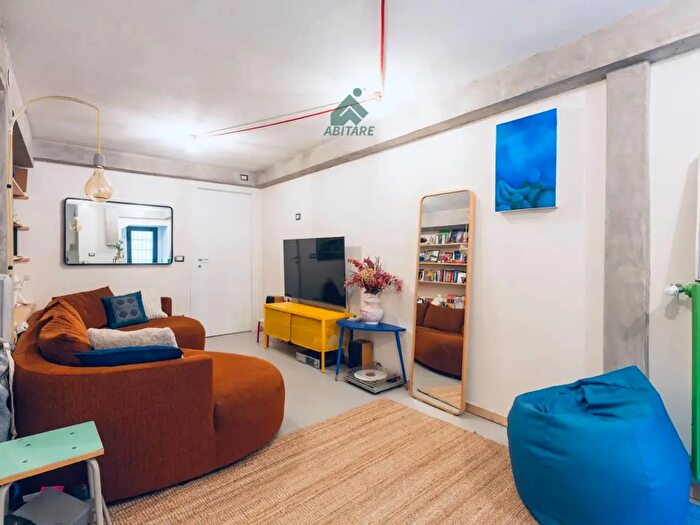 Appartamento bilocale in vendita in Via Via Aosta, Milano