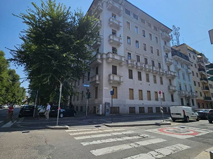 Appartamento trilocale in vendita in Via Vincenzo Foppa, Solari, Milano
