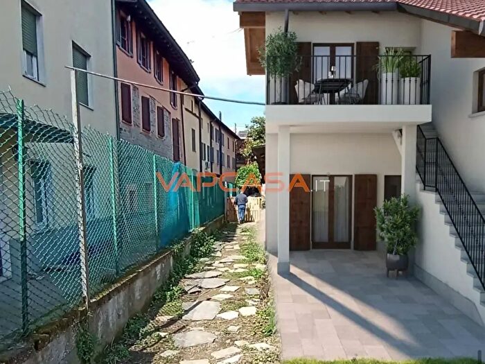 Case in Vendita e in Affitto - 2