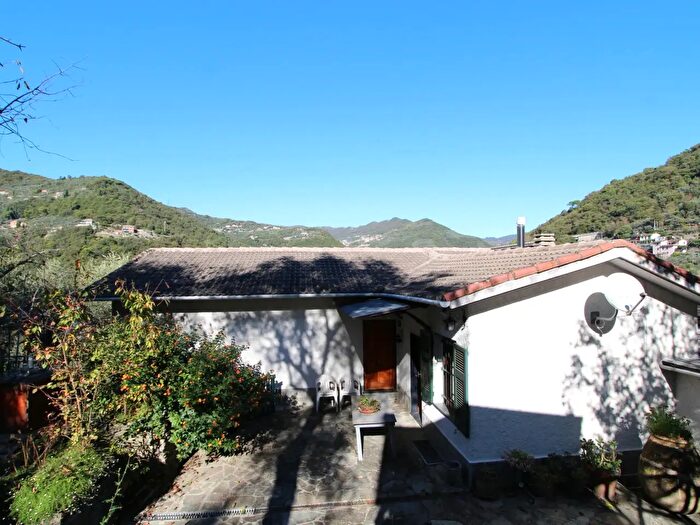 Casa con 5 locali in vendita in Recco