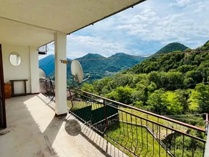 Appartamento trilocale in vendita in Via Restaù, Cerano D'Intelvi