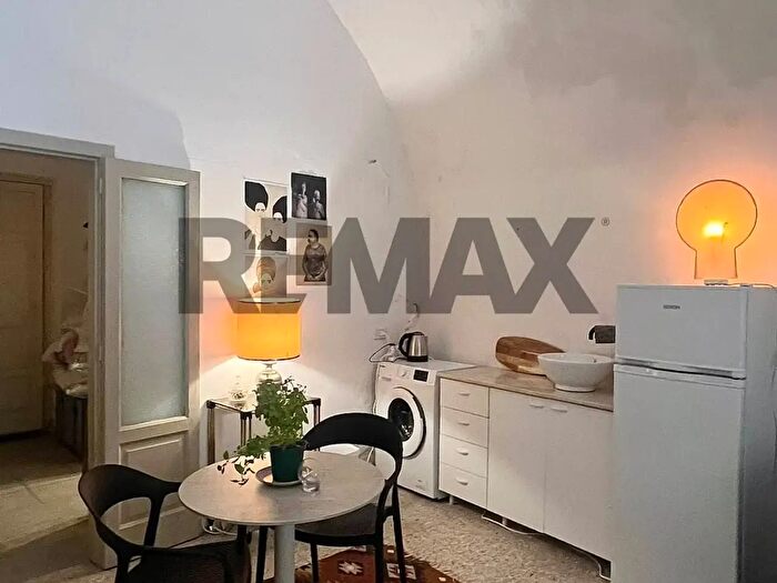 Casa con 8 locali in vendita in Via Barletta, Caltagirone