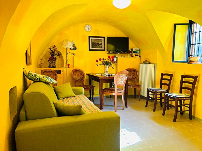 Casa con 6 locali in vendita in Via Piambernardo, Garessio