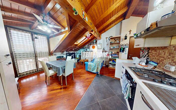 Appartamento bilocale in vendita in Via Giuseppe Garibaldi, Olgiate Comasco