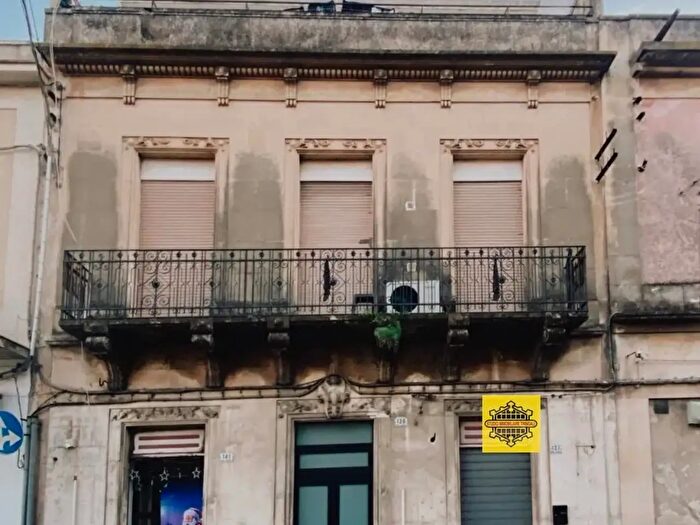 Casa con 10 locali in vendita in Corso Vittorio Emanuele, Avola