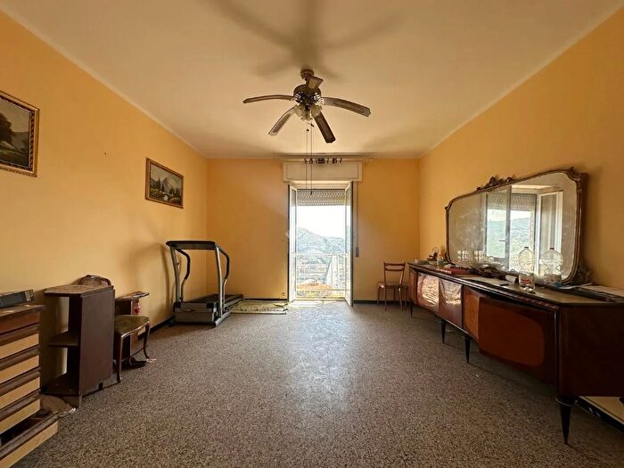 Appartamento con 5 locali in vendita in Via Paradiso, Genova