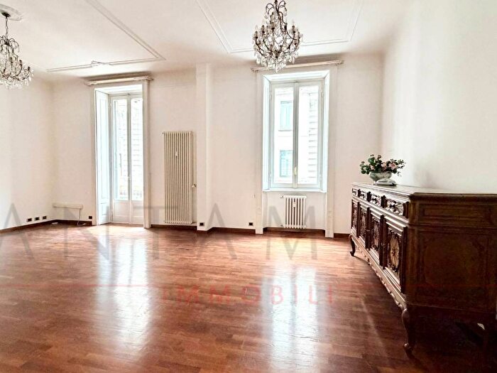 Appartamento con 6 locali in affitto in Via Giovanni Cantoni, Vercelli Wagner, Milano