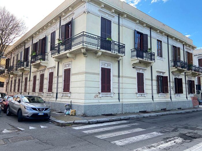 Appartamento con 12 locali in vendita in Via Frate Antonio Tripodi, Reggio Calabria